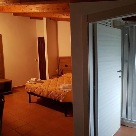 Agriturismo L'Ulivo Padula Eksteriør bilde