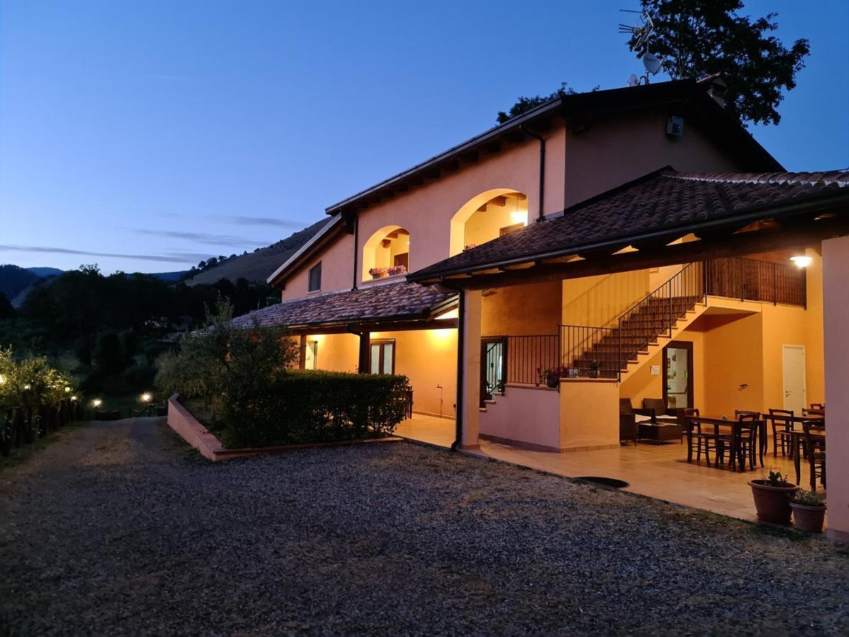 Agriturismo L'Ulivo Padula Eksteriør bilde