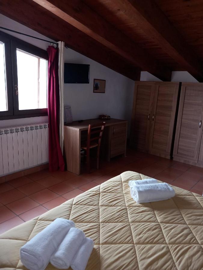 Agriturismo L'Ulivo Padula Eksteriør bilde