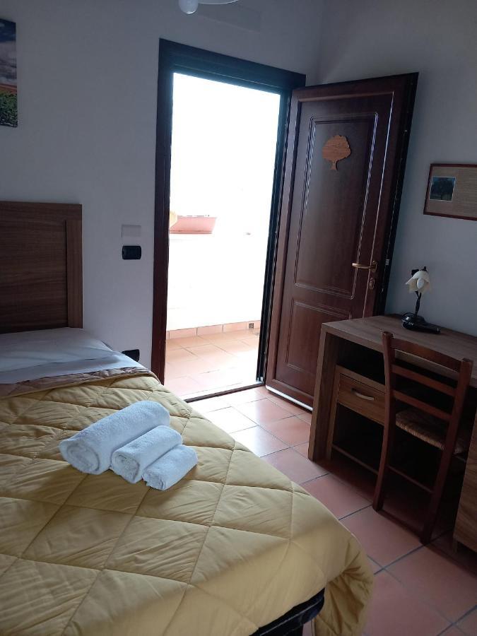 Agriturismo L'Ulivo Padula Eksteriør bilde
