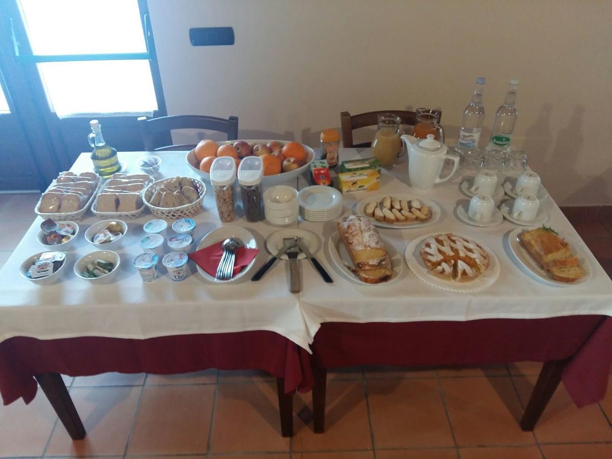 Agriturismo L'Ulivo Padula Eksteriør bilde