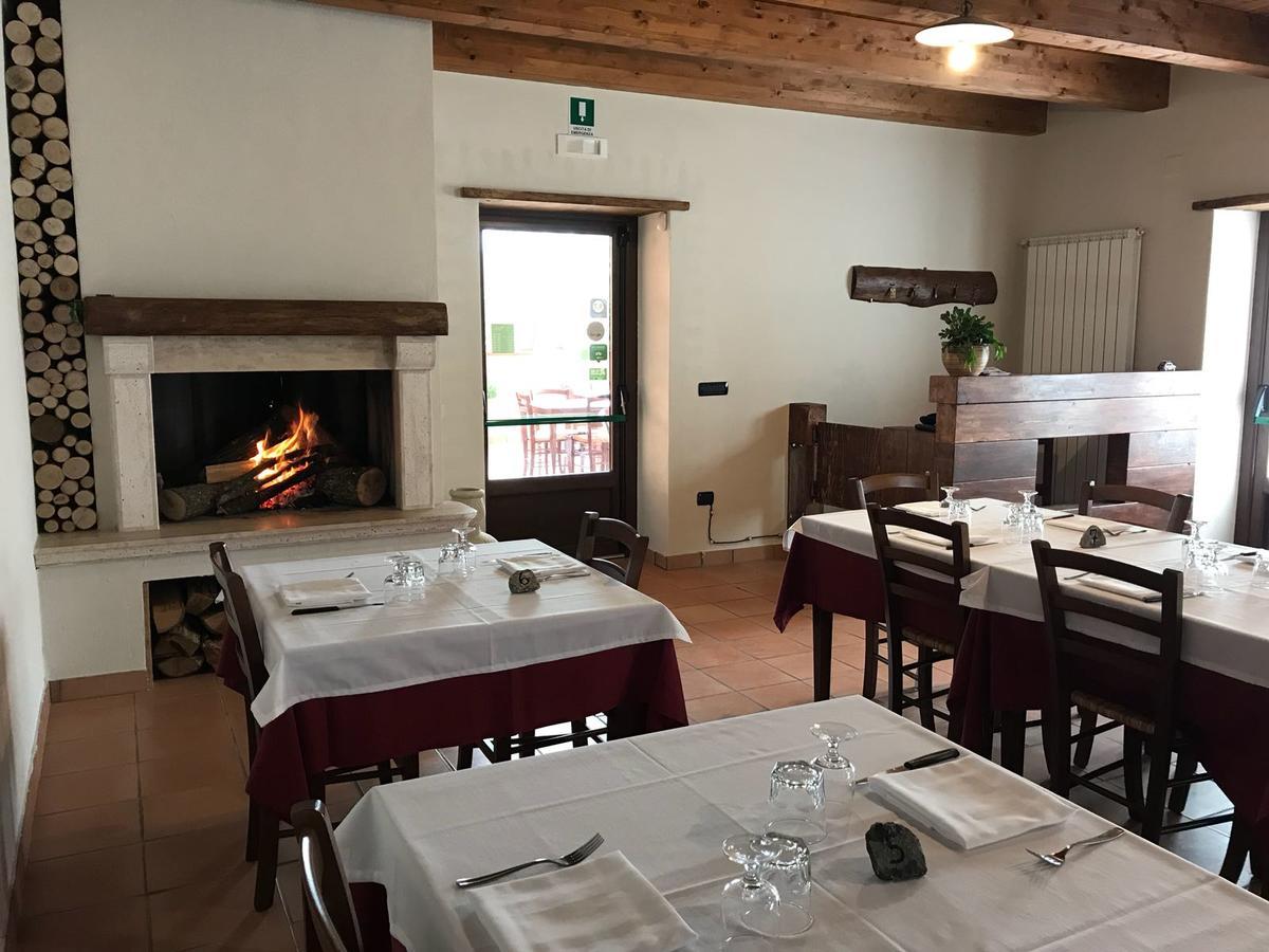 Agriturismo L'Ulivo Padula Eksteriør bilde