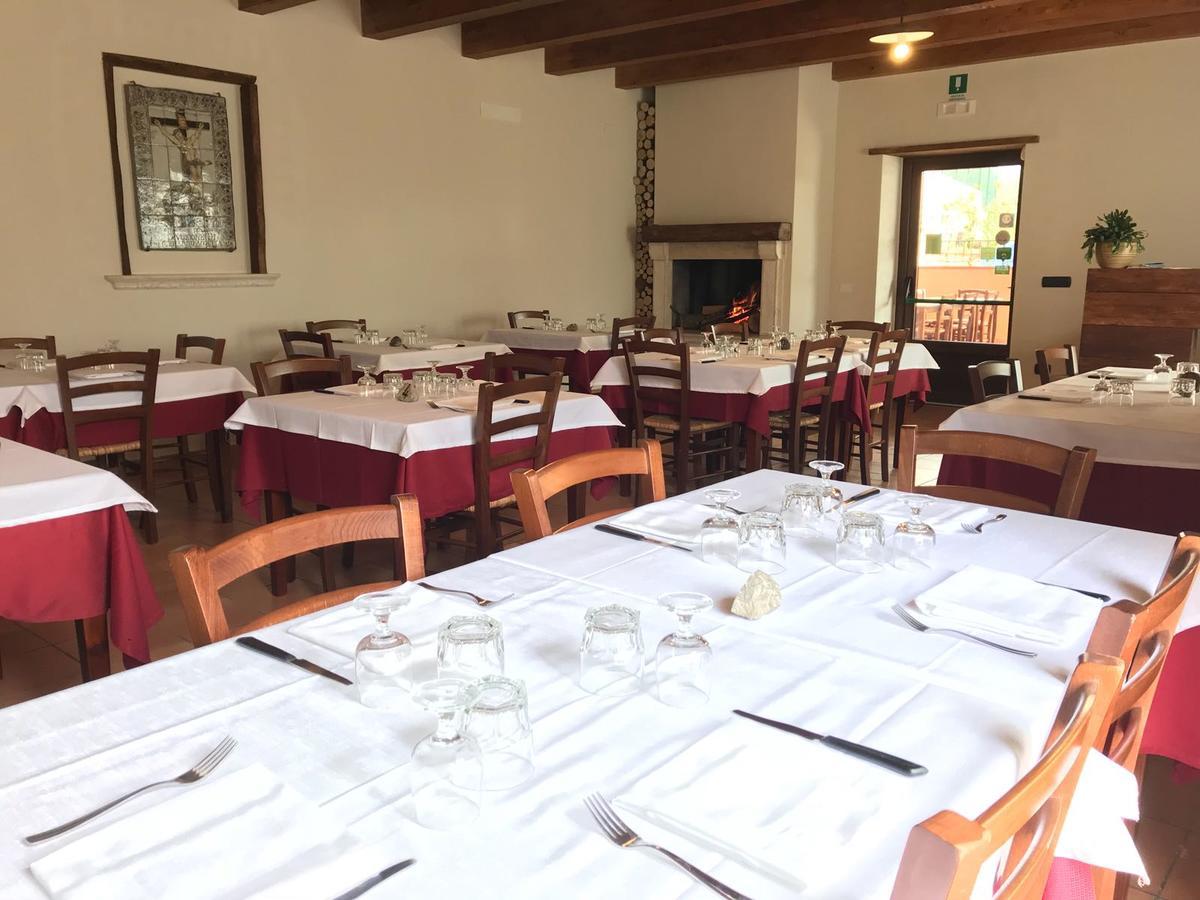 Agriturismo L'Ulivo Padula Eksteriør bilde